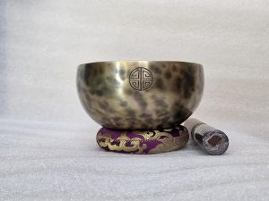 Full moon singing bowl