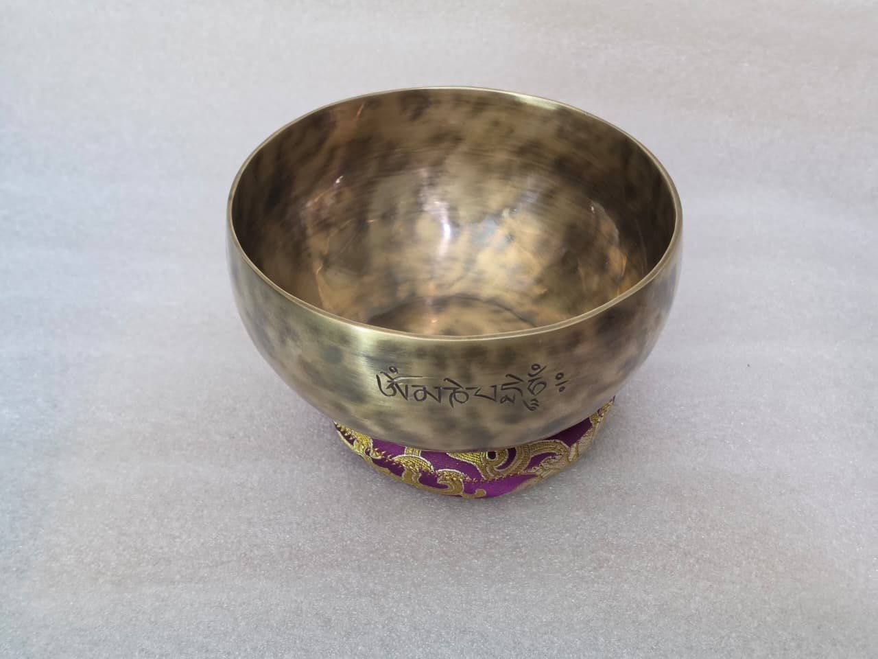Full moon singing bowl - Image 4
