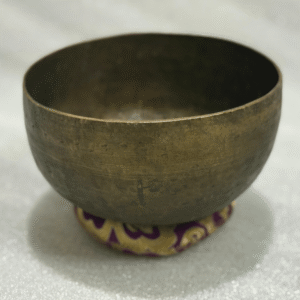 old tibetan singing bowl - rare 18cm antique hand-hammered bowl