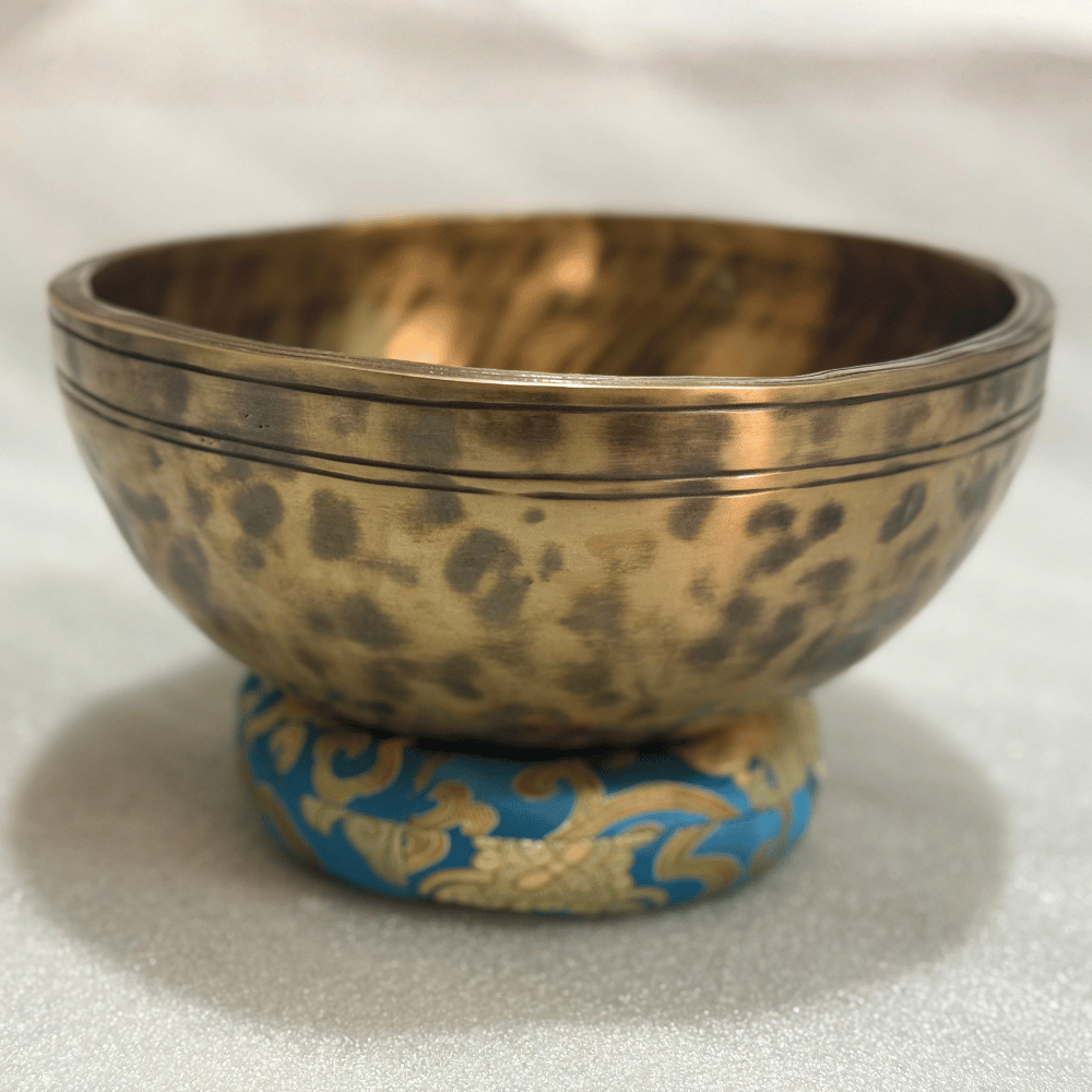 8 Inch Jhumka Singing Bowl – Handmade Tibetan Sound Healing Bowl Hand-hammered jhumka singing bowl close-up showing traditional finish